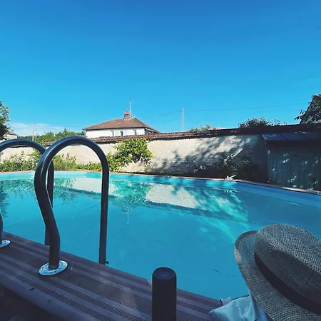 Le Val Clos, Appartement Dans Une Maison De Maitre 19E Tanlay Exterior photo
